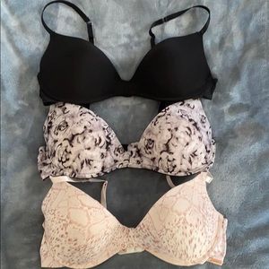 36 C Danskin bras